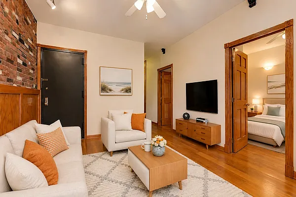 Living room, photo 3