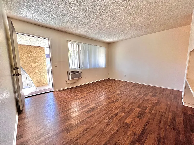 Arrowhead Commons — Photo 9