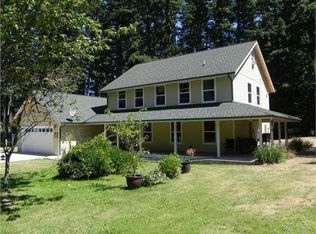 87 S Sunrise Blvd, Camano Island, WA 98282