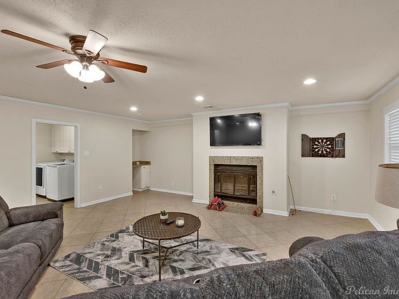 2nd image of 2902 Jonathan Ln