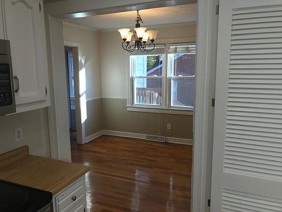5th image of 34 Wilshire Dr