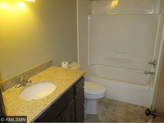 4th image of 533 Roosevelt Ct