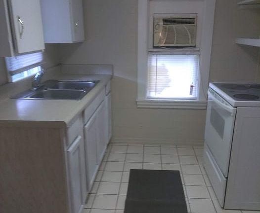 3rd image of 731 Pamela Ave