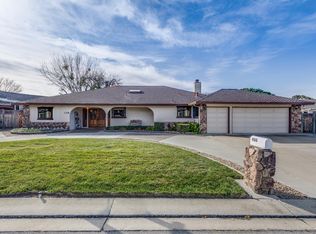 900 S Ridgemark Dr, Hollister, CA 95023
