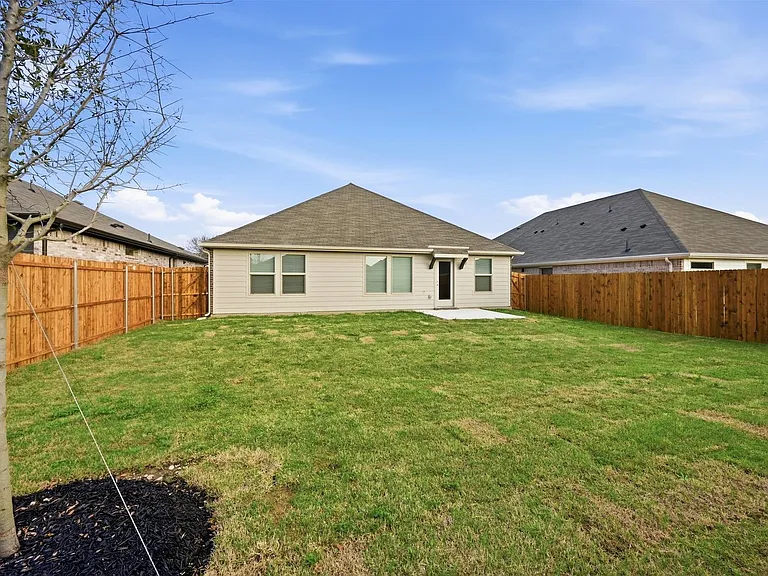 2222 Rannoch St — Photo 30