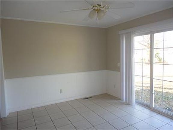 3rd image of 114 Antler Dr #1