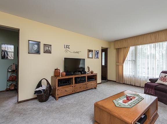 4th image of 6229 W 91st St