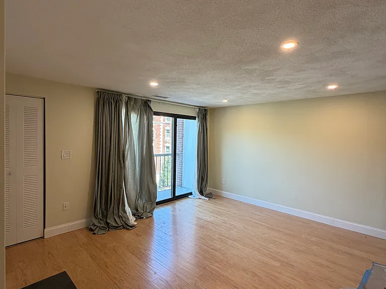 1600 Massachusetts Ave #404 — Photo 2