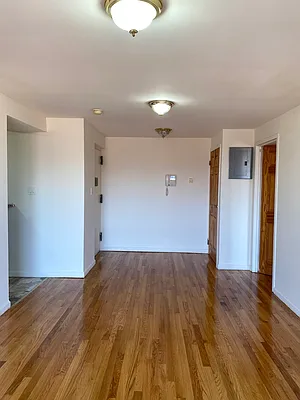 Rented by 18 REALTY | media 4