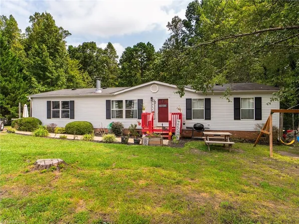 4711 Saddlebranch Ct, Mc Leansville, NC 27301