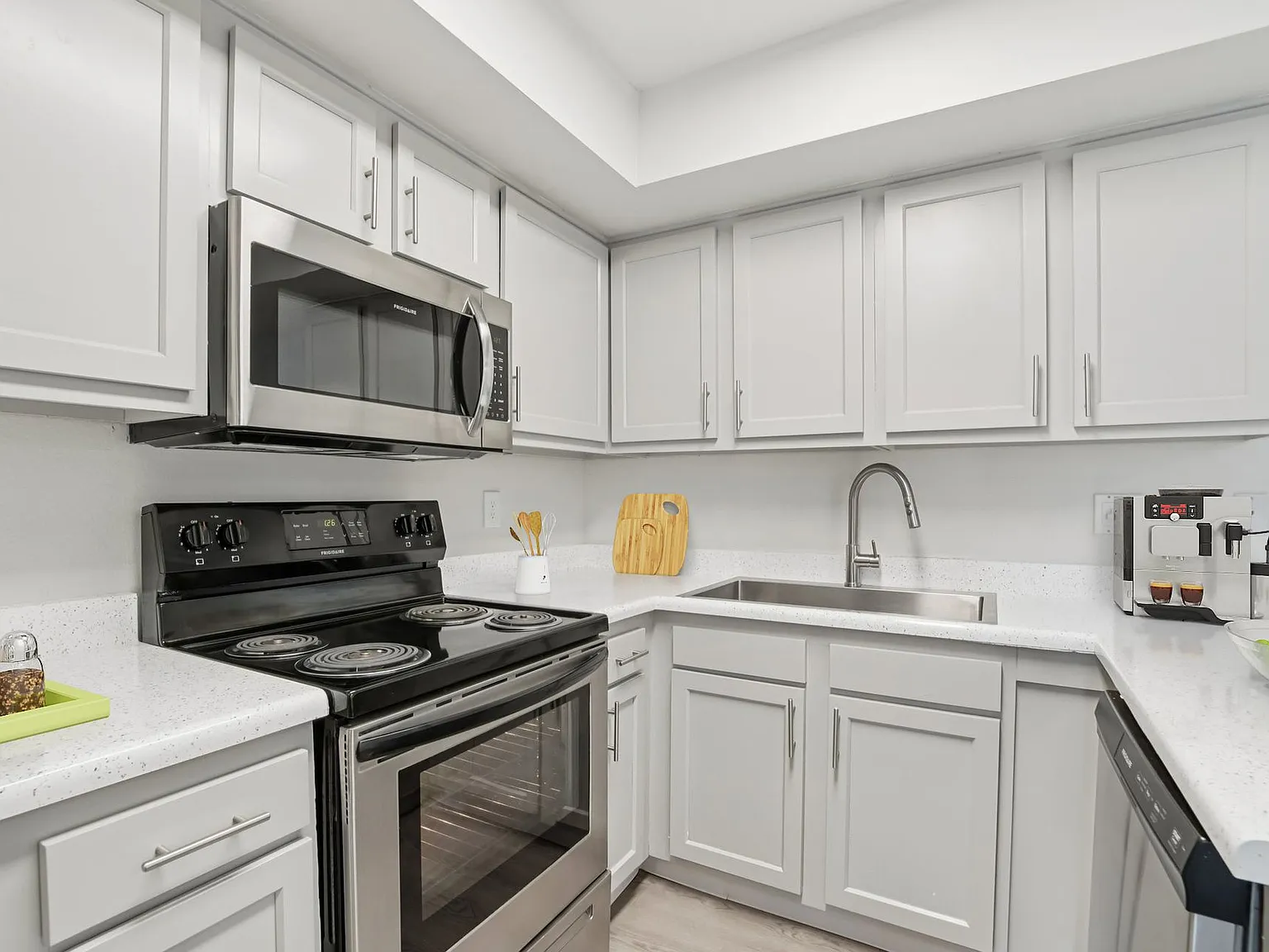 The Morrison Apartments — Photo 2
