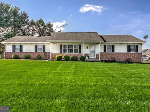 3738 Old Philadelphia Pike, Gordonville, PA 17529