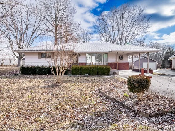 127 S First Street, Austin, IN 47102