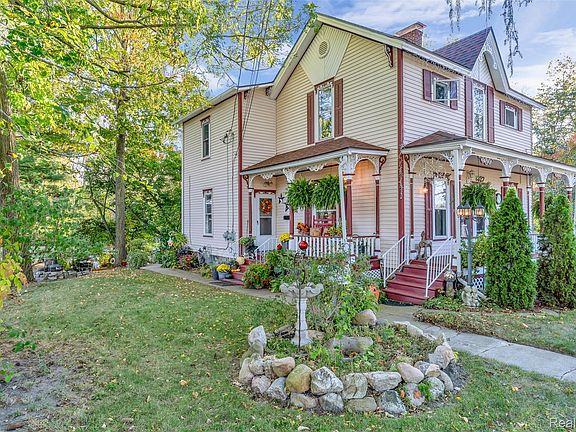 5th image of 327 Reid Rd