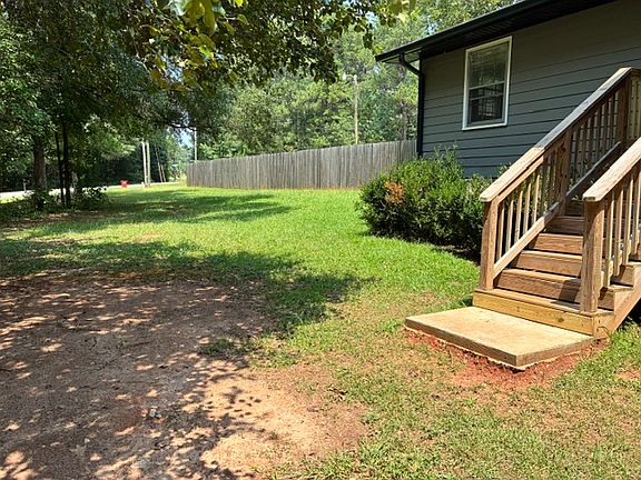 2nd image of 1011 Smith Sisters Rd
