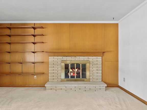 5th image of 4402 Woods End
