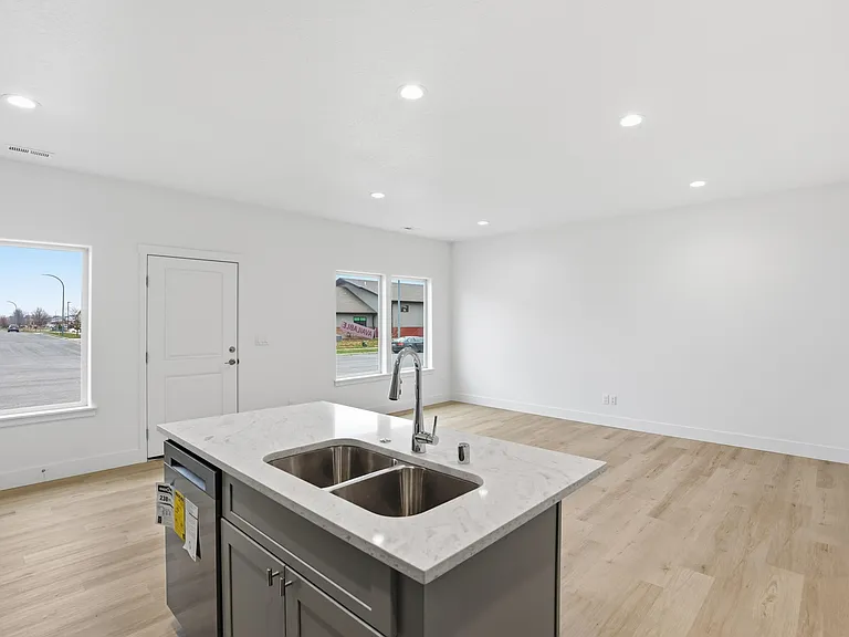 631 N Creative Way — Photo 5