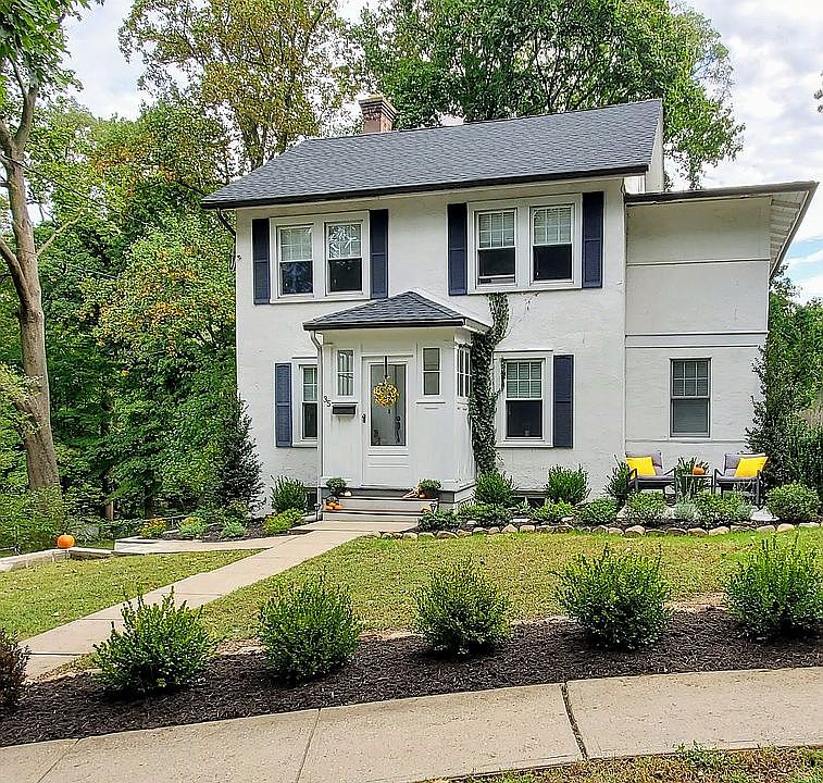 1st image of 35 Washington Pl