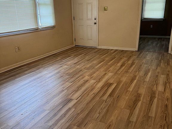 4th image of 3923 Shelley St