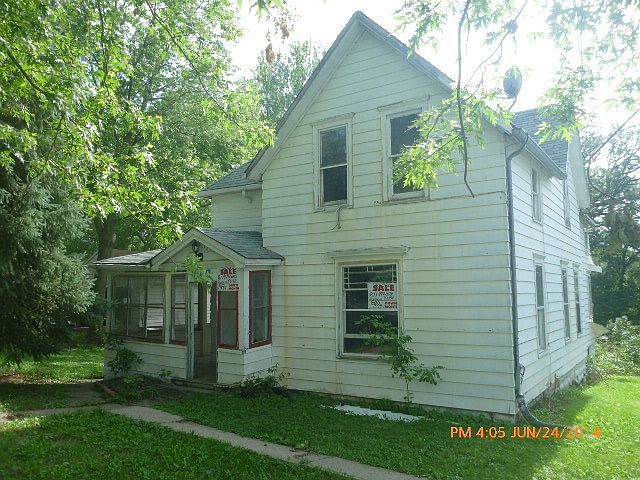 2nd image of 420 Park St
