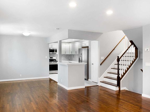 2nd image of 17 Fairview Ln