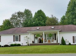 14 Ridge Rd, Fayetteville, WV 25840