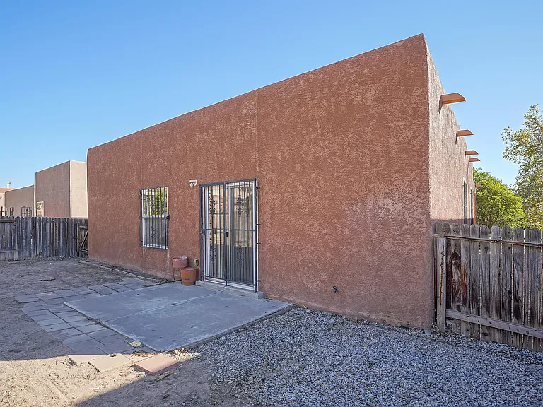 723 Seaborn Dr SW — Photo 30