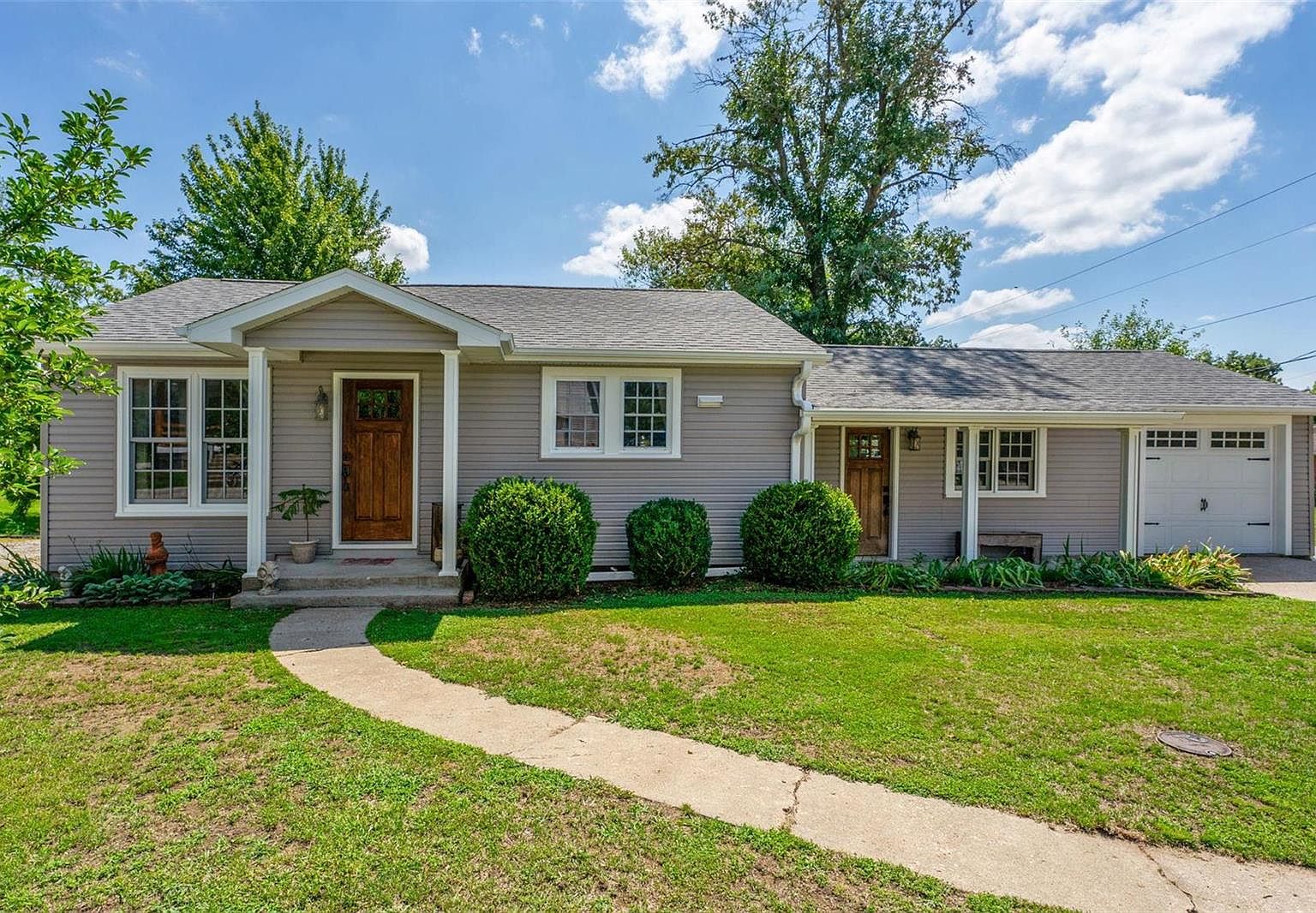 109 W Jefferson St, Perry, MO 63462 MLS 23047338 Zillow