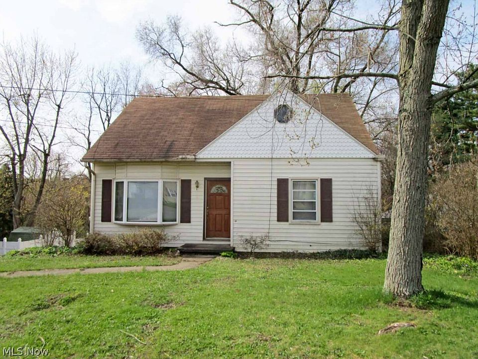 1st image of 2450 Benton Ave