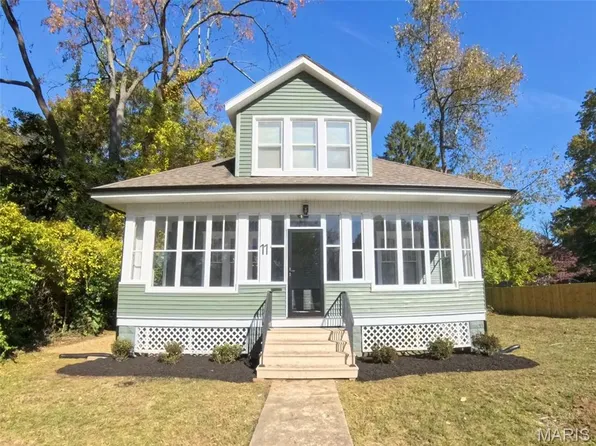 11 N 32nd St, Belleville, IL 62226