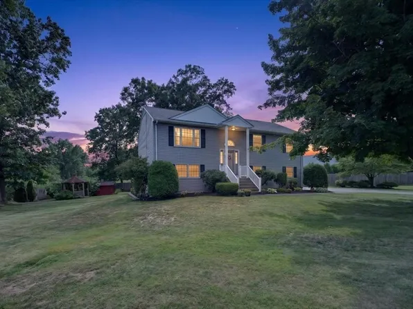 43 Zachary Ln, Agawam, MA 01001