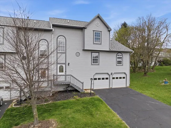 1409 Lexington Dr, Lawrence, PA 15055