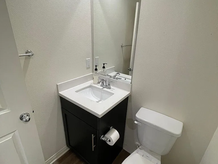 501 Hummingbird Ln — Photo 10