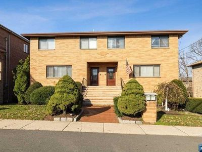 2413 Hammett Ave, Fort Lee, NJ, 07024
