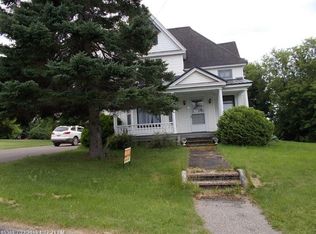 24 Fort Hill St, Fort Fairfield, ME 04742