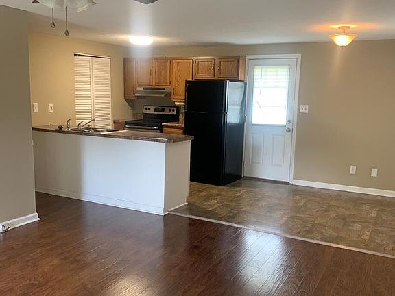 3rd image of 3472 Hermitage Dr