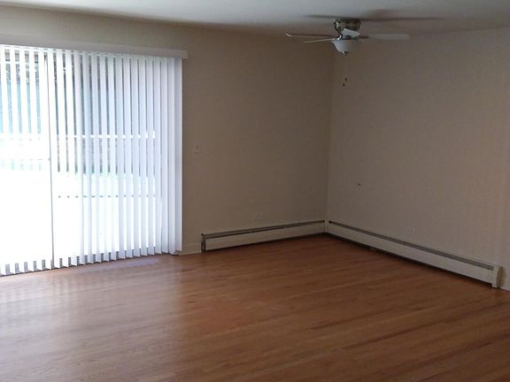 4th image of 490 Saint Moritz Dr APT 1D