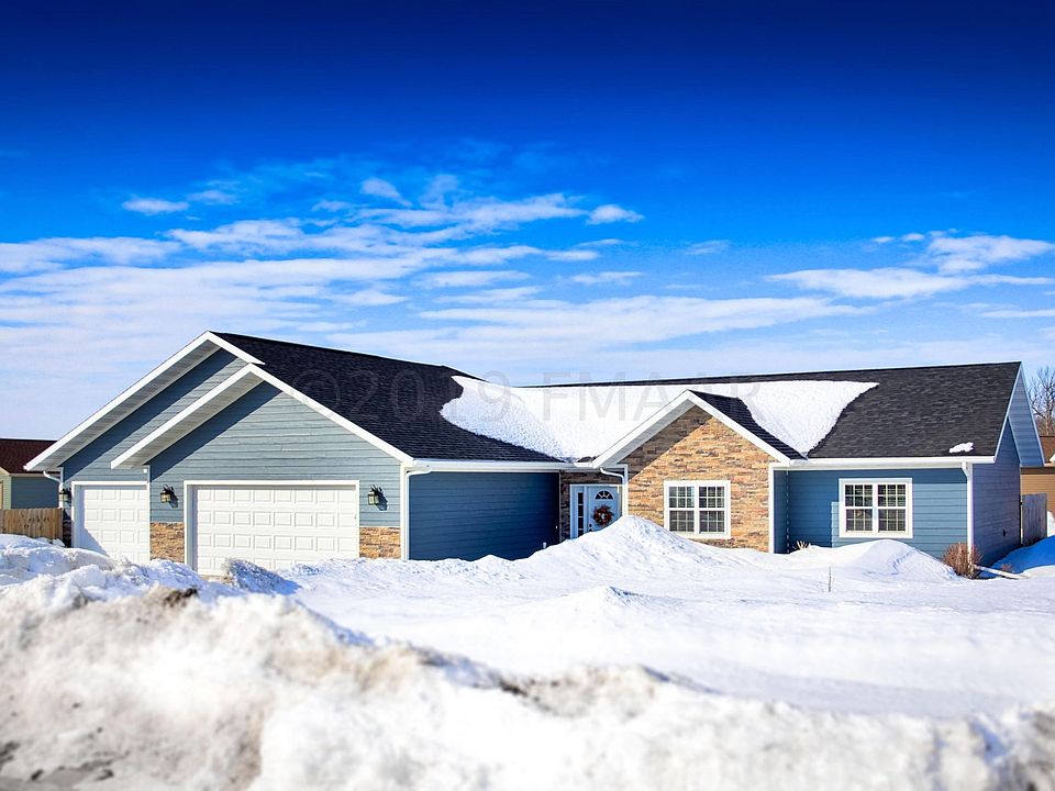 1900 Clear Creek Blvd - Detroit Lakes
