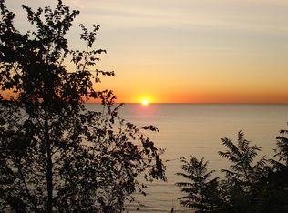 7123 Lakeshore Dr, Racine, WI 53402