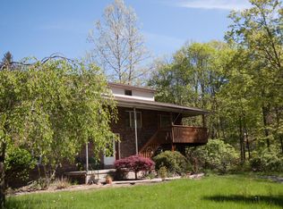 2114 Green Mountain Dr, East Stroudsburg, PA 18301