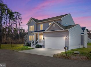 909 Perry Ln, Severn, MD 21144