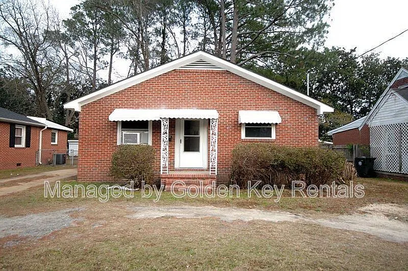2 bed, 1.0 bath, $1,000 — Photo 1