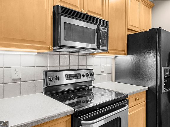 5th image of 2103 Stratford Cmns #2103