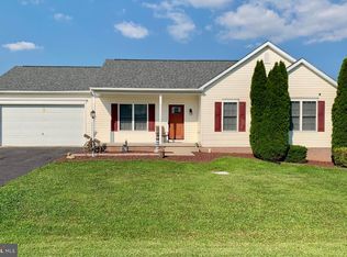 15926 Hosta Dr, Hagerstown, MD 21740