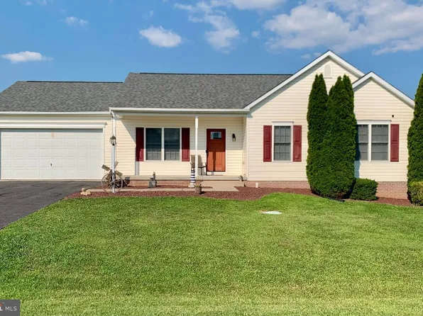 15926 Hosta Dr, Hagerstown, MD 21740