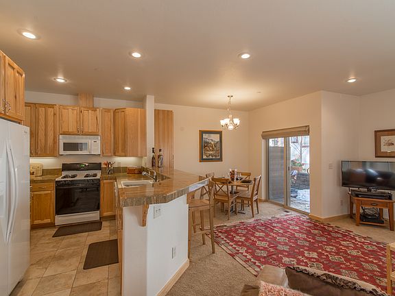 3rd image of 8733 Trout Ave