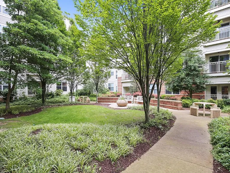 2791 Centerboro Dr #186 — Photo 12