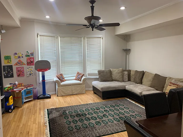 305 Shurs Ln — Photo 32