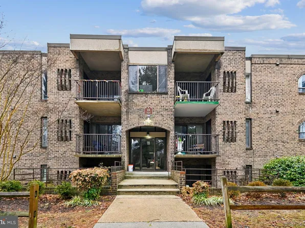 19 Silverwood Cir APT 11, Annapolis, MD 21403