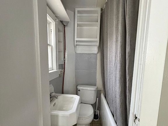 5th image of 1641 Fairchild Ave APT 2